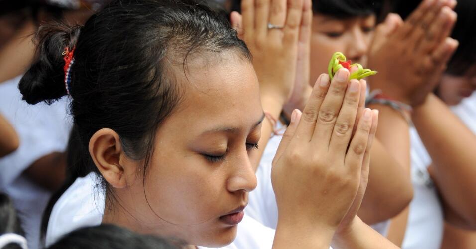 (pict + video) Serunya Tradisi 'Cium-ciuman' Usai Perayaan Nyepi di Bali