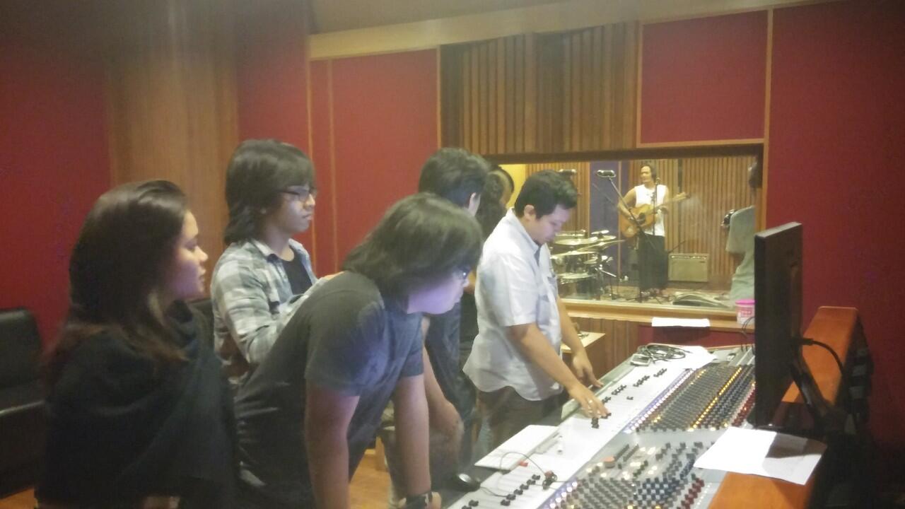 FREE RECORDING + MIXING SUBMIT PROFILE BAND + DEMO LAGU BAND AGAN ! 