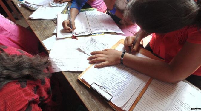 Mencontek Massal, Demi Kelulusan Ujian Nasional Di India