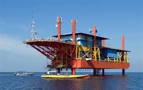 &#91;INFO UNIK GAN!!!&#93; Rig Minyak Disulap Jadi Resort Seru