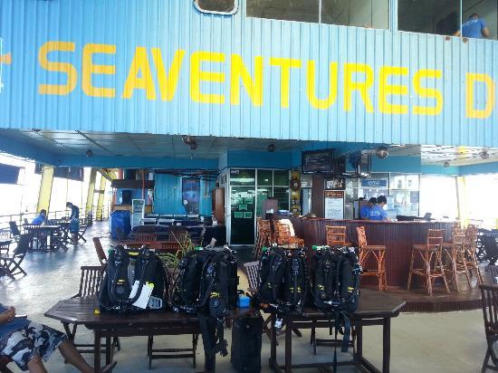 &#91;INFO UNIK GAN!!!&#93; Rig Minyak Disulap Jadi Resort Seru