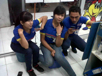 &#91;FOTO HOT&#93; Kumpulan Foto Kasir Indomaret Yang Cakep-Cakep