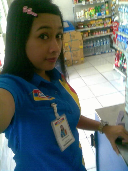 &#91;HOT BB 17++&#93; Kumpulan Foto Kasir Indomaret Yang Cakep-Cakep