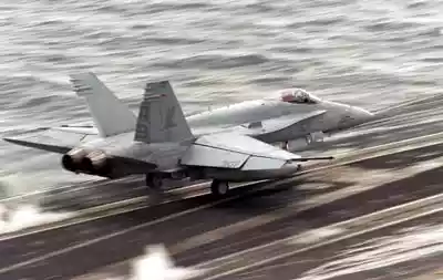 Proses Take-off dan Landing di kapal induk