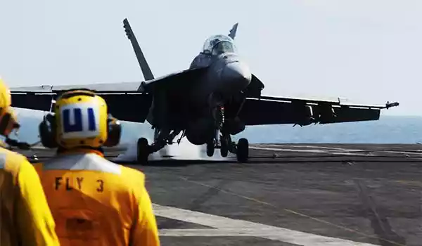 Proses Take-off dan Landing di kapal induk