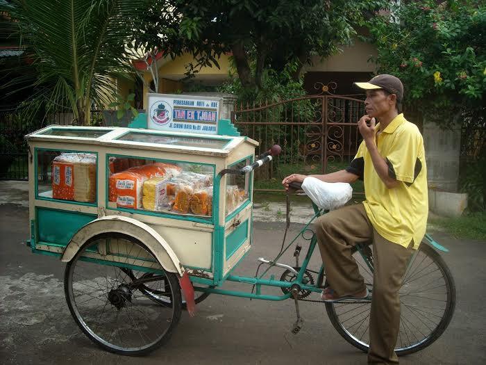 Pedagang-pedagang 'aneh' ini cuma ada di Indonesia