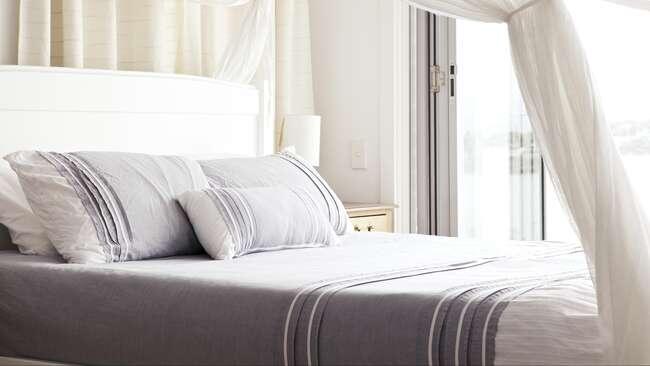 Benda-benda Menjijikkan di Kamar Anak Remaja 