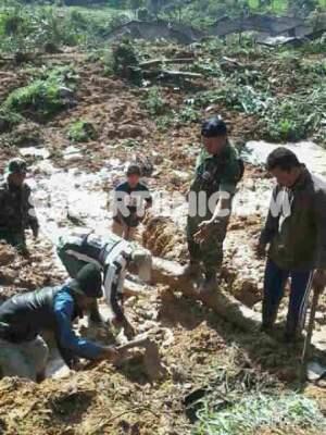 Satu Tewas, Sembilan Terkubur Longsor Tebing Setinggi 30 Meter