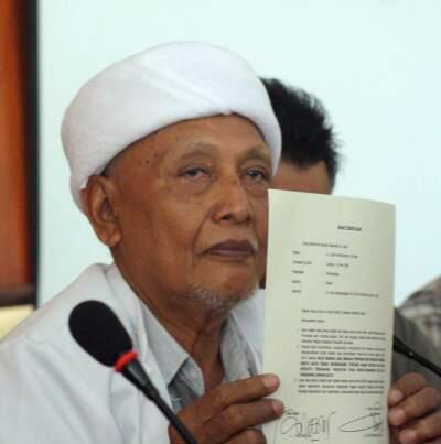 Diduga Gelapkan Dana Ratusan Juta, Mantan Presiden ISIS Ditangkap