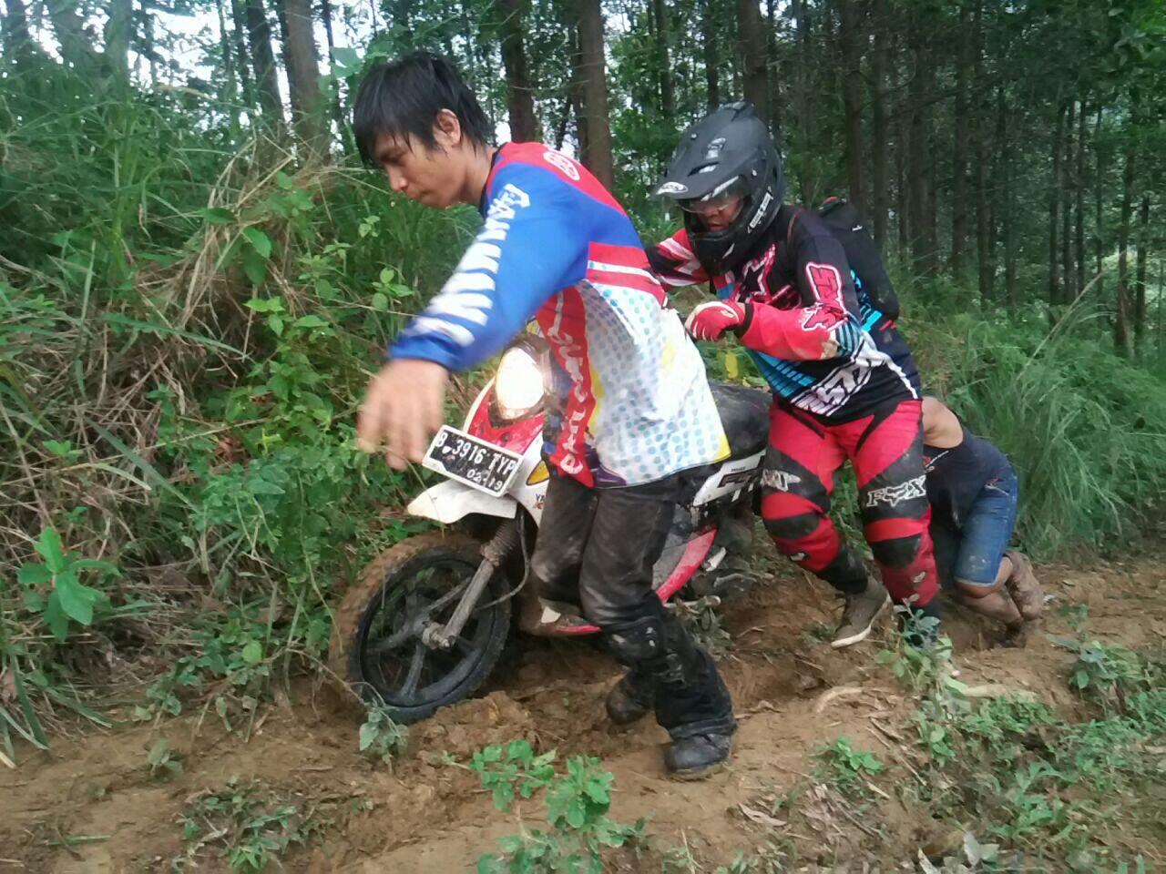 Fiel Report (FR) Fun OffRoad 15 Maret 2015 @Hambalang Hujan = HORORRRR!!!!