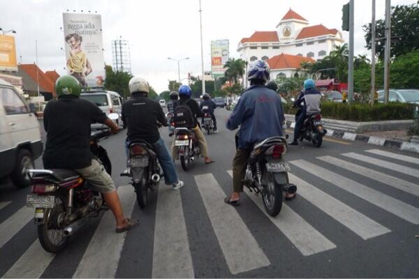 Wow Zebra Cross di Beberapa Negara Ini Keren Banget!