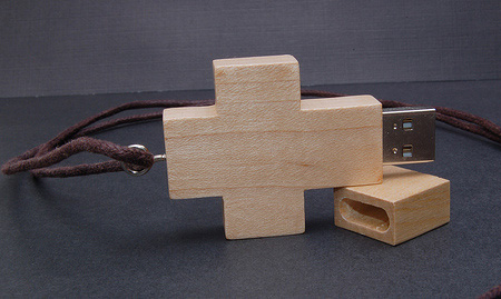 Flash Disk Dengan Bentuk Paling Unik Di Dunia