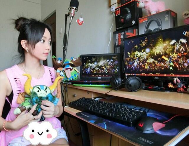 &#91;FOTO HOT&#93; Godaan Gamer Dota Paling Cantik