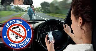 Kenapa orang waktu nyetir mobil lebih penting HP dari pada Nyawanya Sendiri