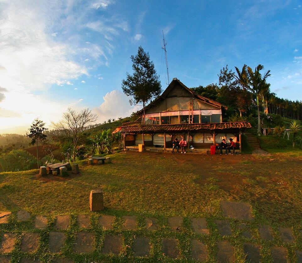 Keindahan Kota Bandung dilihat dari Bukit Muko