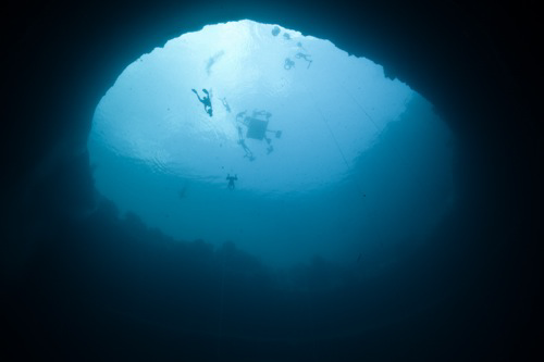 Dean's Blue Hole, Lubang Biru Terdalam di Dunia