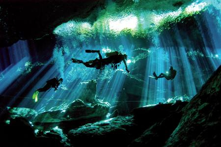 Dean's Blue Hole, Lubang Biru Terdalam di Dunia