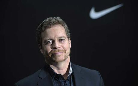 Intip Koleksi Di Ruang Kerja CEO Nike yang Berantakan Tapi Kreatif 
