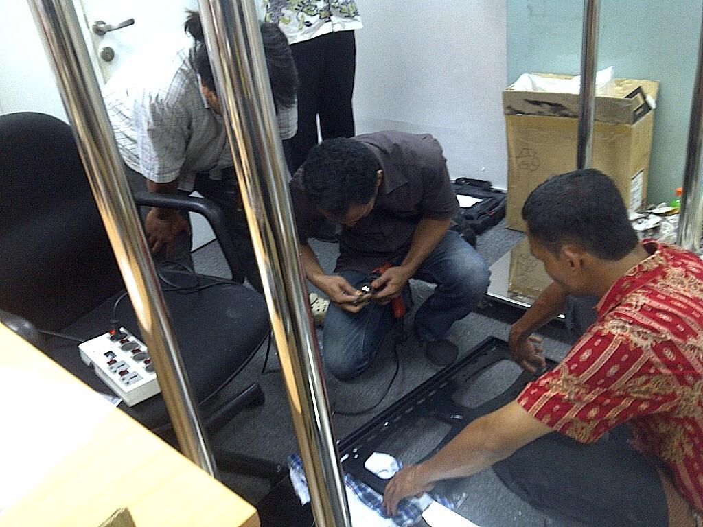 Aneka Bracket Tv Lcd Led Plasma Merek NB/DM + PEMASANGAN SE JAKARTA