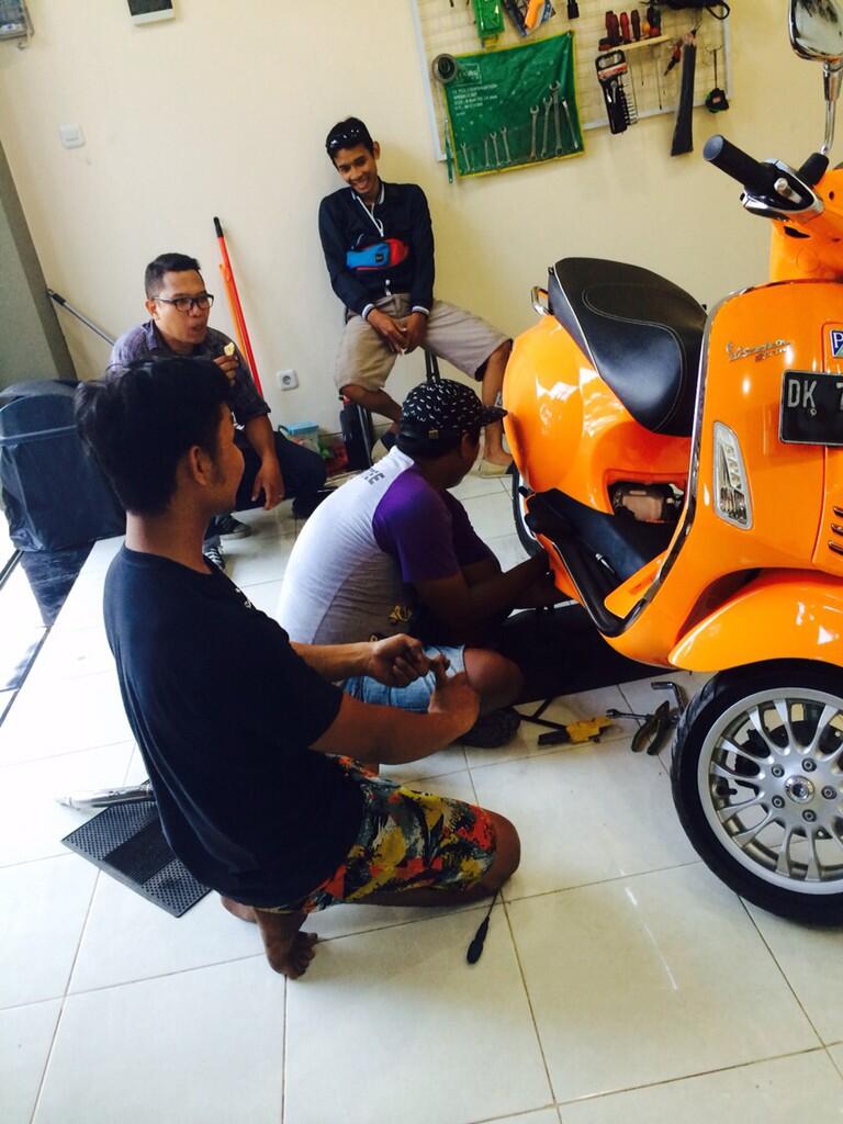 Jual ScooterMatic Bengkel Modern Vespa Aksesoris Piaggio