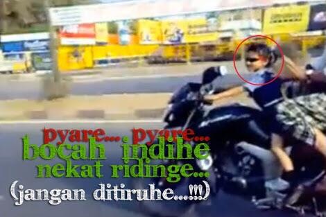 Beberapa meme buat pengendara mobil atau motor. Maaf kalo ga ngakak ya gans...