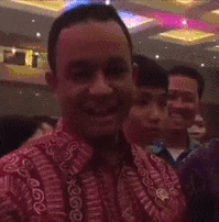 Jokowi Diserbu Para Guru di Istana