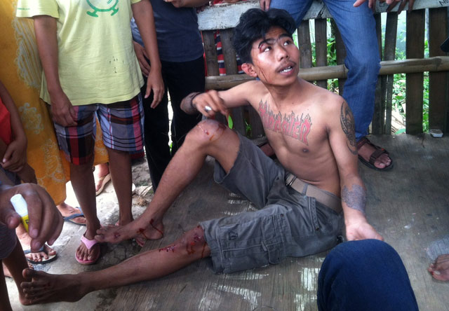 Hot Photo.. Maling Burung Di Hakimi Massa gan...