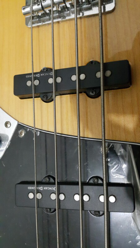 Jual Squier Jazz Bass Vintage Modified Warna Natural !! RARE !! Bandung !!
