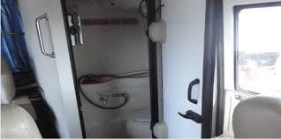 Tips Naik Bus Malam
