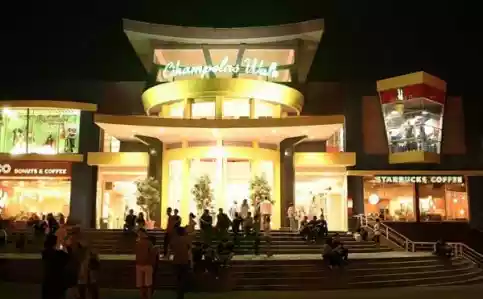Lontong... ehh Tolong Rekomendasikan tempat liburan di Bandung dong gan ?