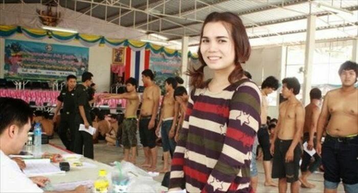 Disaat Banyak &quot;Gadis&quot; Cantik Ikut Dalam Perekrutan Tentara Wajib Militer Thailand