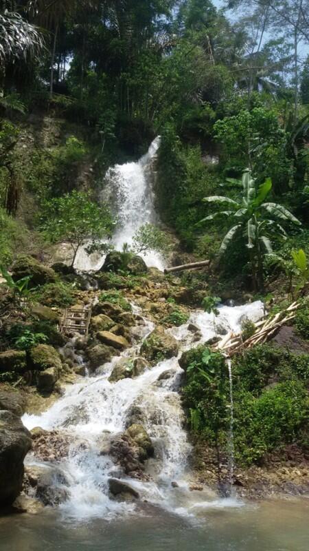 Blusukan ke CURUG KEMBANG SOKA , Air Terjun Tersembunyi di Barat Kota Jogja 