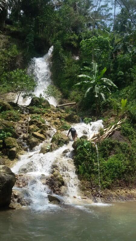 Blusukan ke CURUG KEMBANG SOKA , Air Terjun Tersembunyi di Barat Kota Jogja 