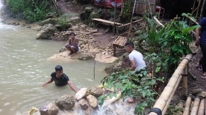 Blusukan ke CURUG KEMBANG SOKA , Air Terjun Tersembunyi di Barat Kota Jogja 