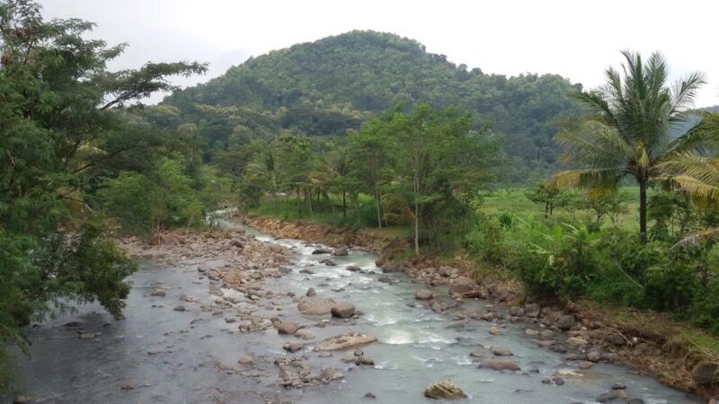 Blusukan ke CURUG KEMBANG SOKA , Air Terjun Tersembunyi di Barat Kota Jogja 