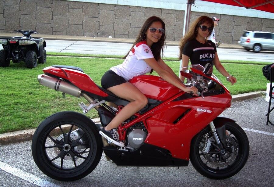 Komponen-komponen Motor Yang Sering di Mainin Saat Parkir ( Just For Fun )