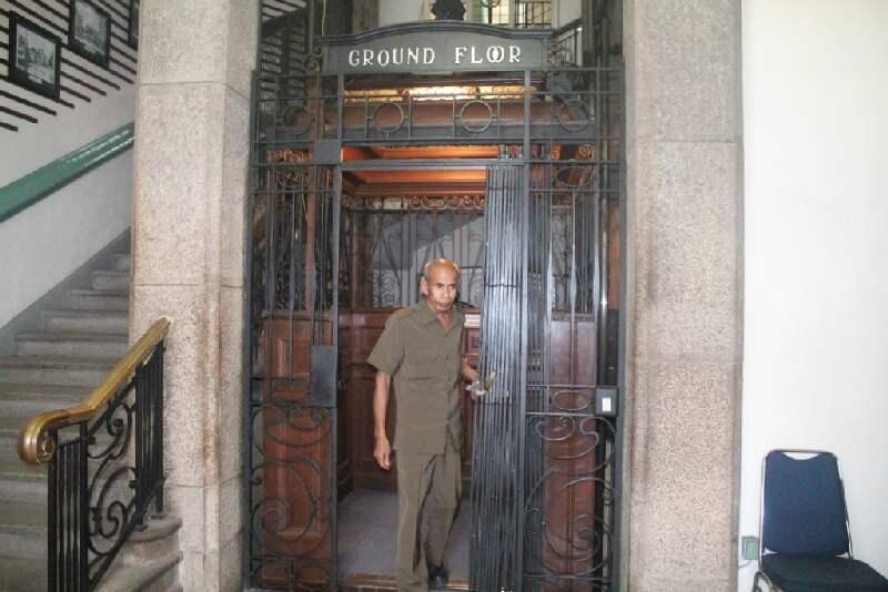 Menengok Lift Berusia 107 Tahun yang Masih Beroperasi