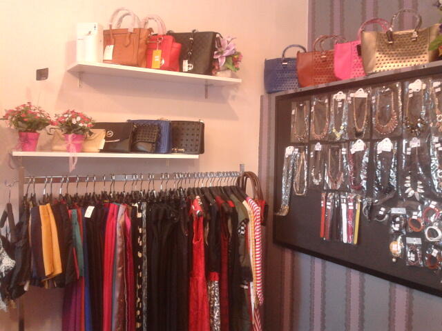 Opening Now and time to shopping ^^