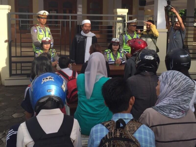 Di Jember, Kena Tilang Dapat Ceramah