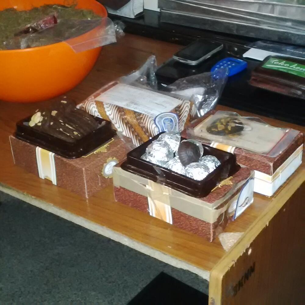 &#91;BREAKING NEWS&#93; BNN Temukan 'Kue dan Cokelat' Narkoba