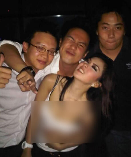 Foto-foto Syur Artis yang Menghebohkan Media Sosial