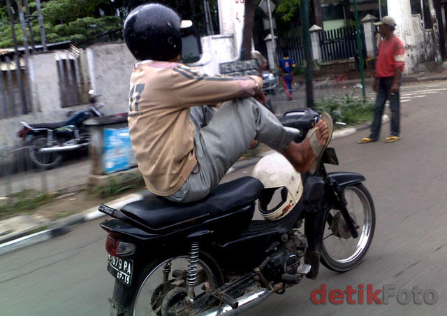 (first trit newbie) akibat kelamaan jomblo (cowok)