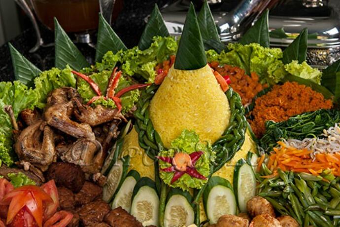 Cara Penyajian Makanan Khas Indonesia Yang Bikin Nikmat Berlipat