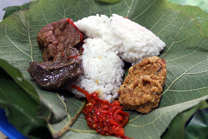 Nasi Jamblang, Sejarah dan Pernak-pernik Si Nasi &quot;Antimainstream&quot;