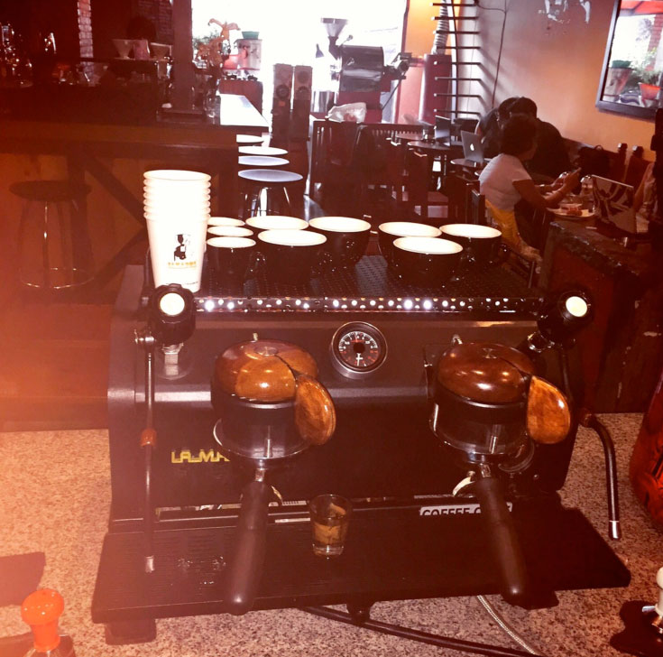 Antara Kopi, Idealisme, dan Indonesia