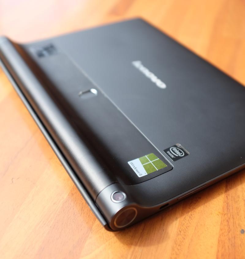 Review Lenovo Yoga Tablet 2 10&quot;: Tablet Windows 8 yang Dapat Digantung di Dinding