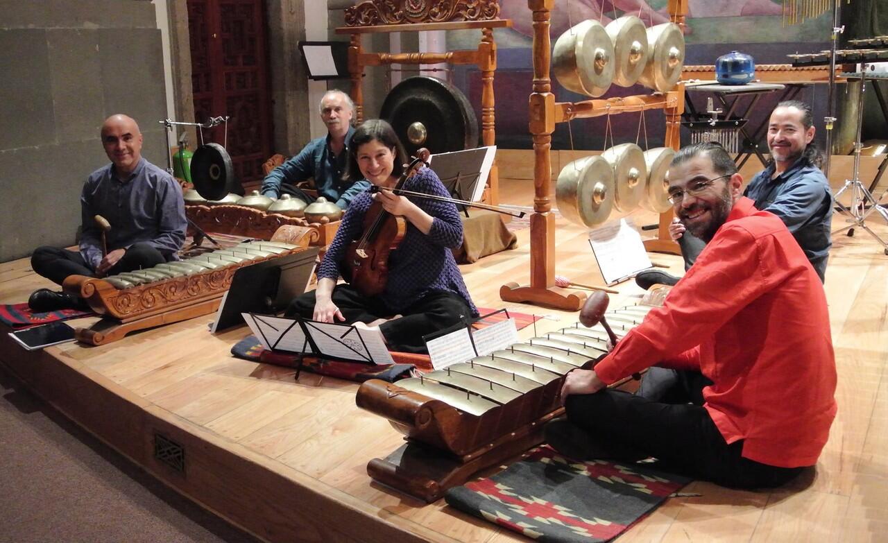 Di Meksiko Gamelan dimainkan oleh seniman seniman berkelas Grammy Award