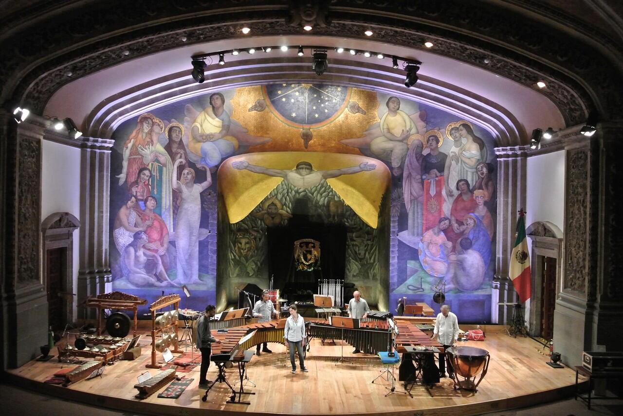 Di Meksiko Gamelan dimainkan oleh seniman seniman berkelas Grammy Award