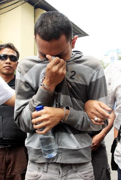Rio Kerja Lembur, Naik Kereta Lalu Jalan Kaki dari Stasiun ke Kosan Deudeuh