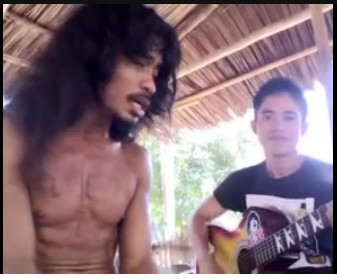 orang2 gila ini,pinter nyanyi gan .